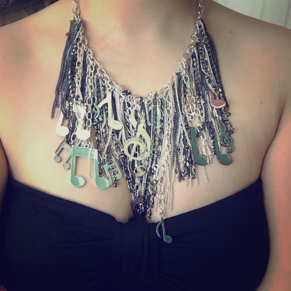 COPY - Harajuku lovers music necklace and earrings